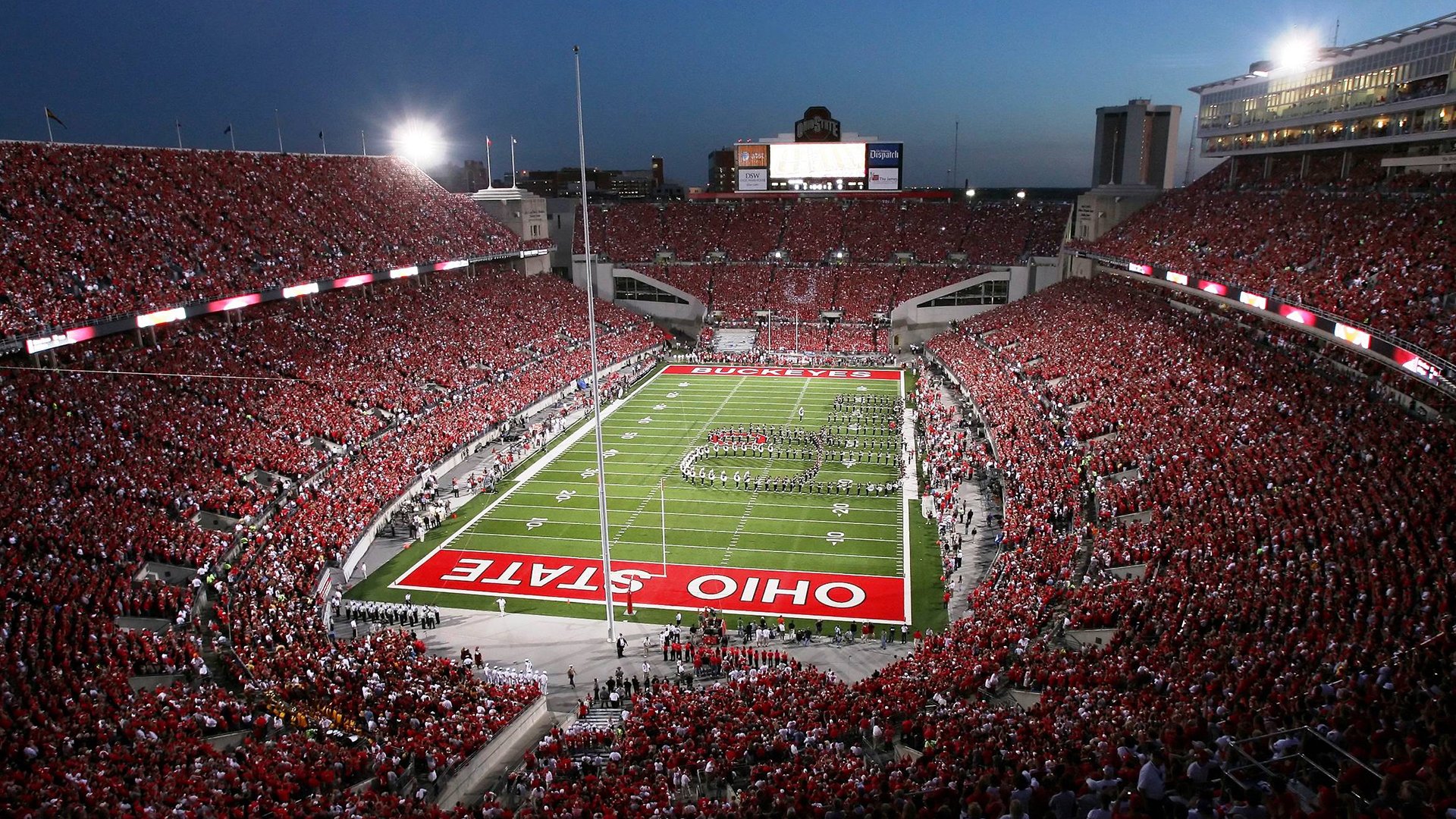 罚则细节:裁判如何维持比赛公正?,裁判被罚出场