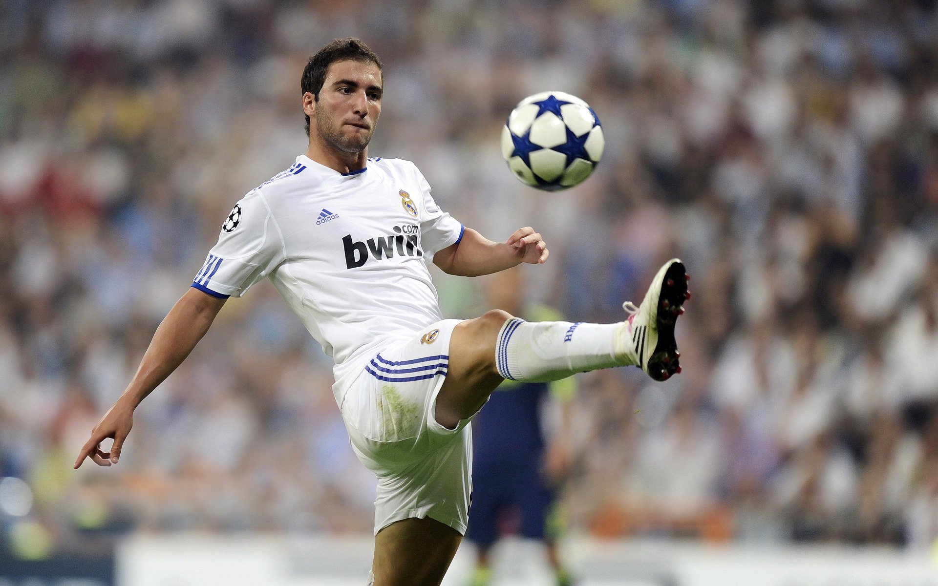 足球与短剧联动探索内容新模式，与足球相关的电影