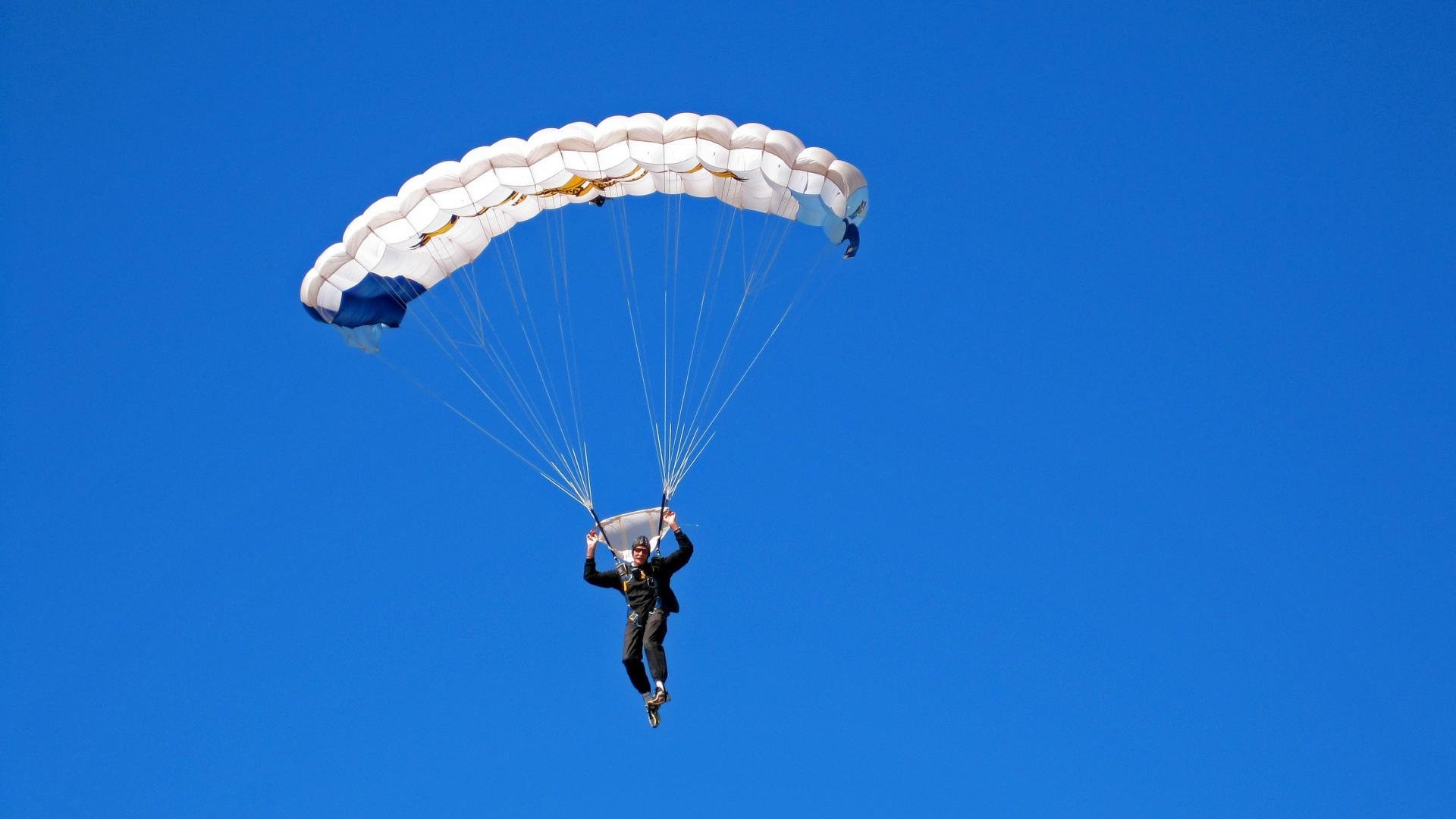 精彩游泳新星初登赛场,游泳新星女