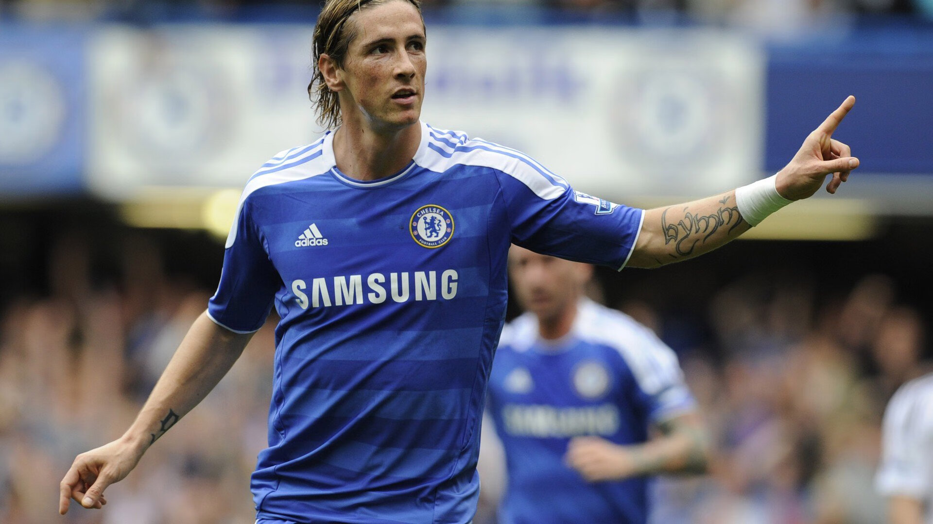 红魔客场负于阿森纳，争四形势严峻，红魔是哪支英超联赛球队